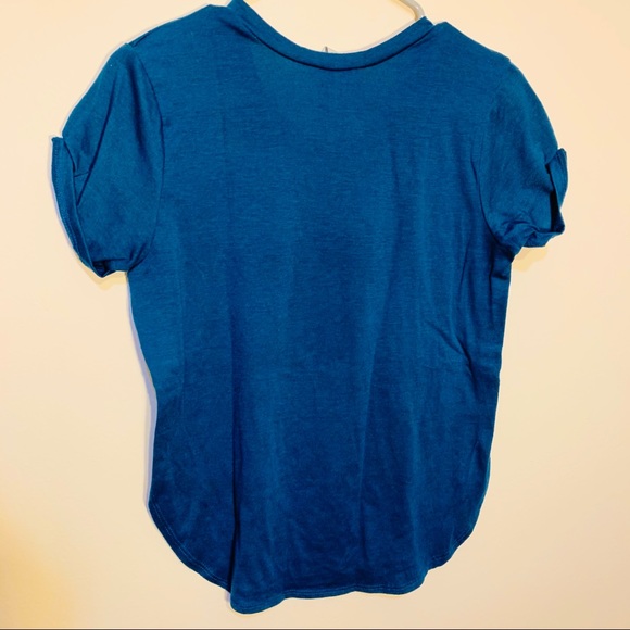 GUESS🔻 Baggy, Side Slit Tee - Picture 5 of 6